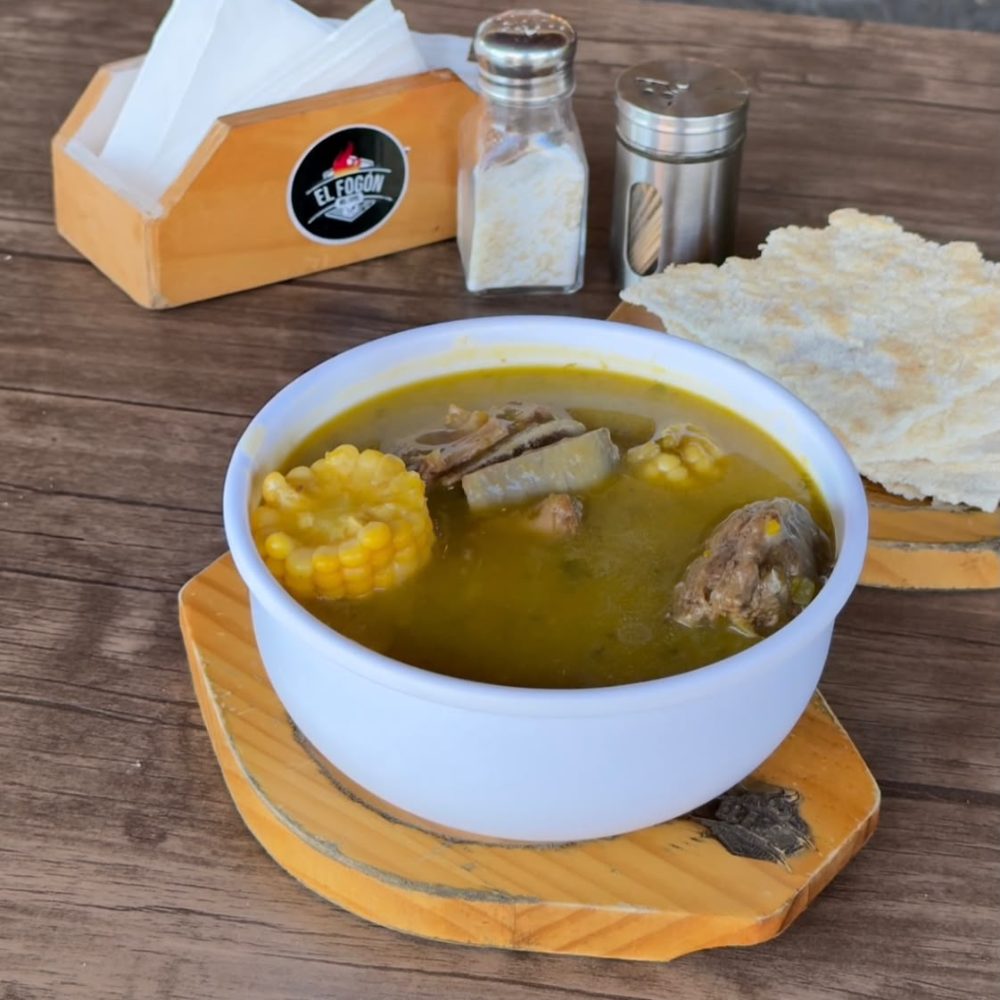 Sopa de costilla de res (Grande)