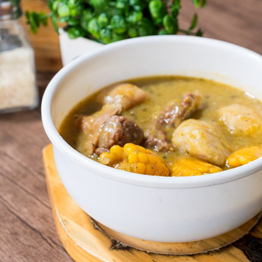 Sopa de costilla de res (Media)