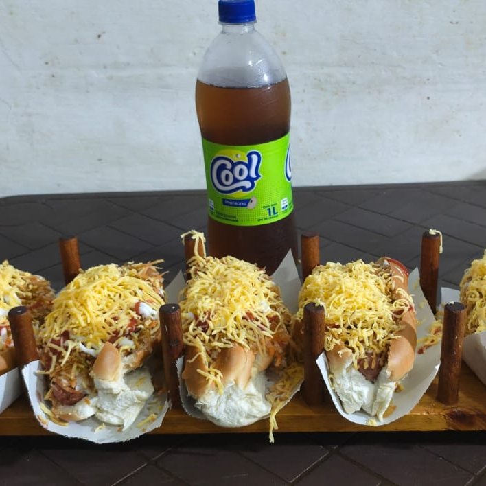 5 Perros + refresco 1L