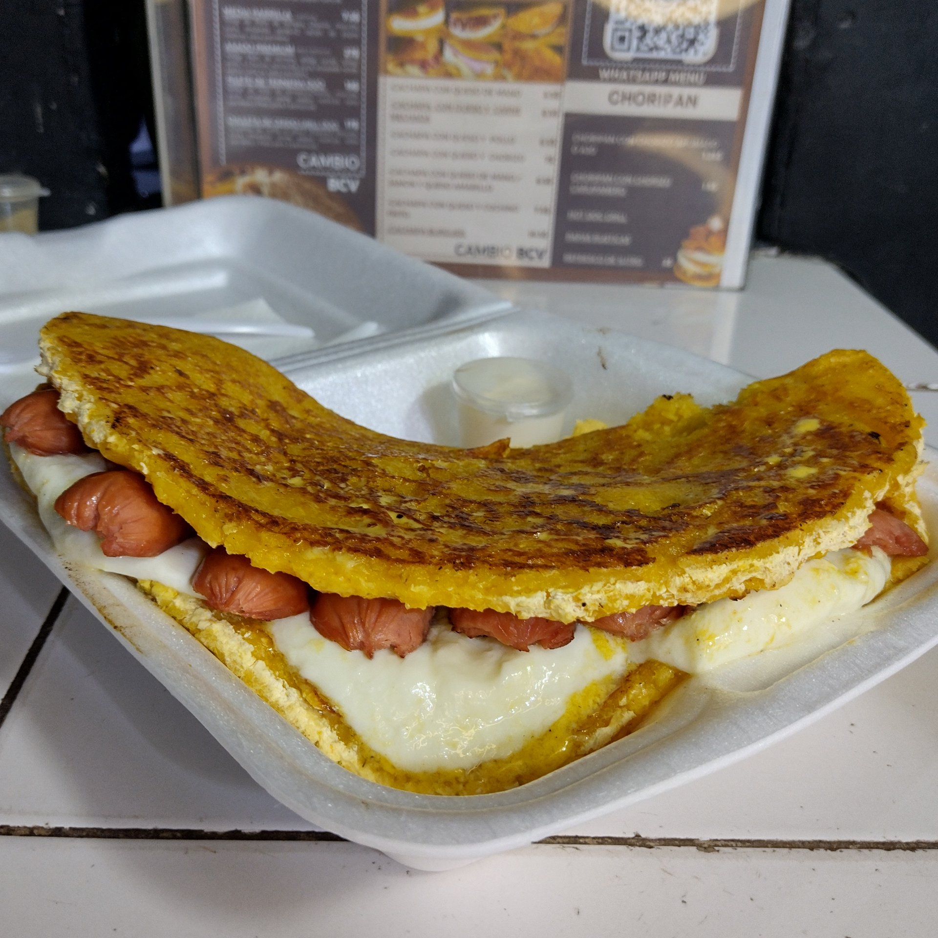 Cachapa con queso de mano y chorizo (2pers)