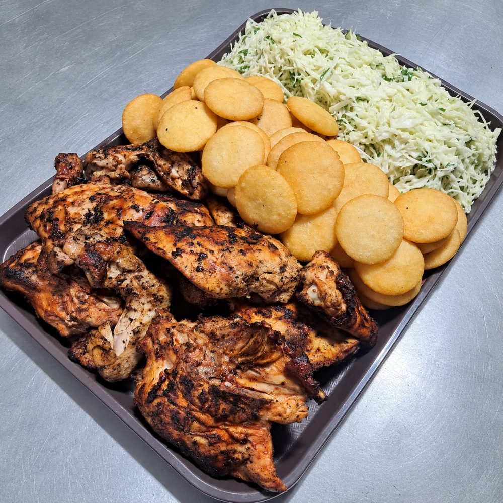 1pollo asado+arepitas+ensalada
