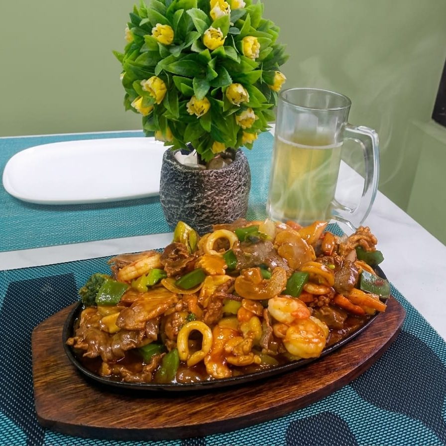 Plato caliente Mar y tierra